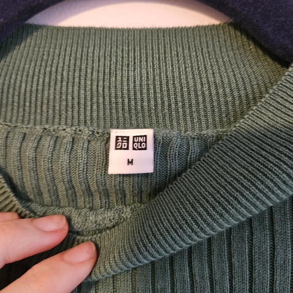 Uniqlo Green Ribbed Tank Top - Picture 2 of 4